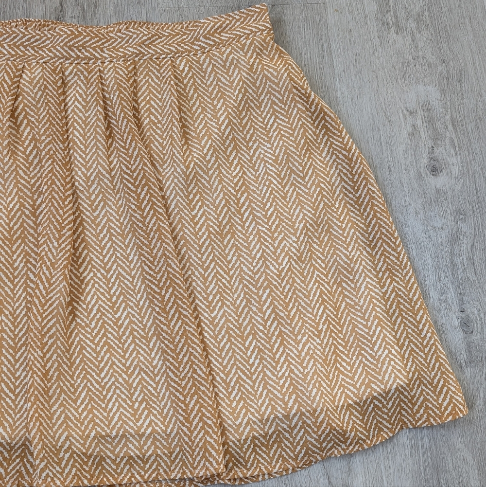 Old Navy Chevron Mustard Yellow Elastic Waist Flowy A-line Mini Skirt Size L - Picture 4 of 10